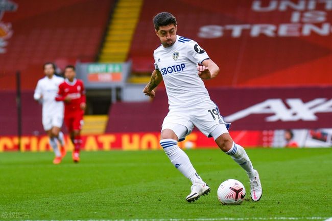 记者：在安古伊萨伤势确定后，那不勒斯立即瞄准了弗拉泰西