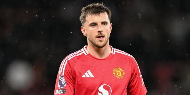 贝克汉姆捧杯狂喜，14岁小七穿抹胸太成熟，大儿子却在家熬汤