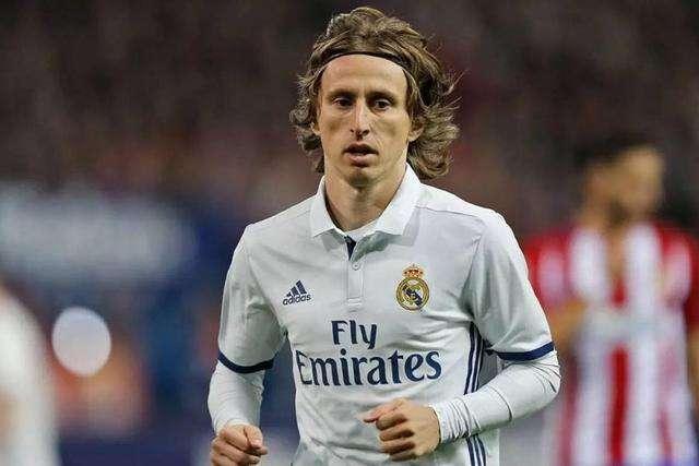 马克西54分加时救主！76人客场123-114击败雄鹿送其三连败