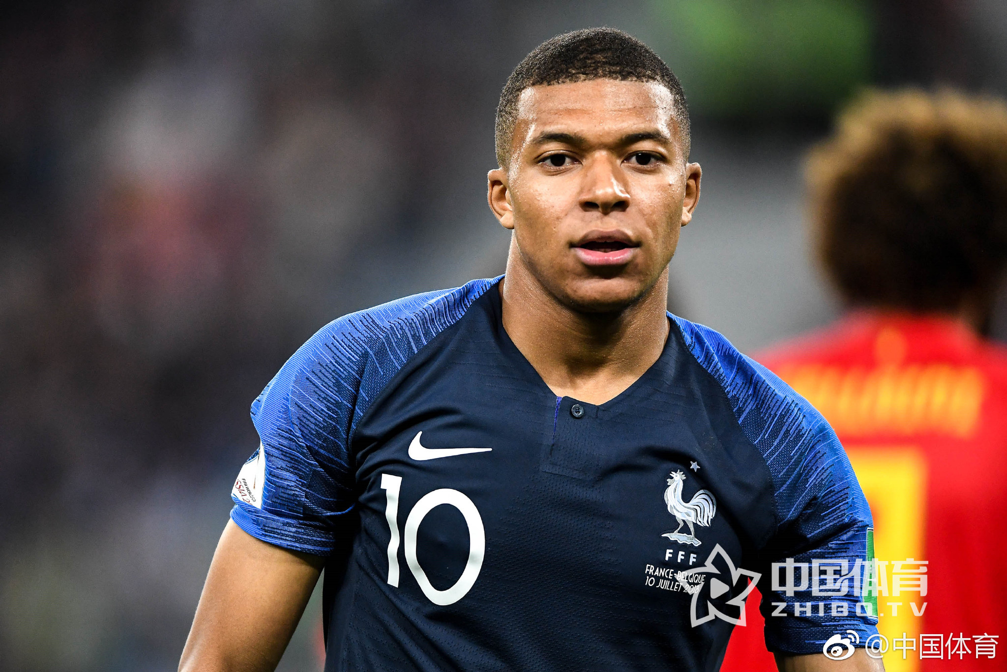 陈艾森领到退役证书，正式告别运动生涯